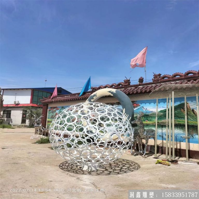 不銹鋼白色鏤空球噴漆工藝，單層工藝，厚度8mm