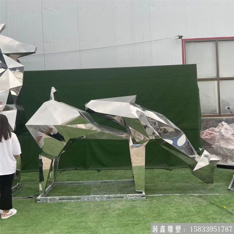 不銹鋼切面鹿雕塑，公園草坪鹿雕塑